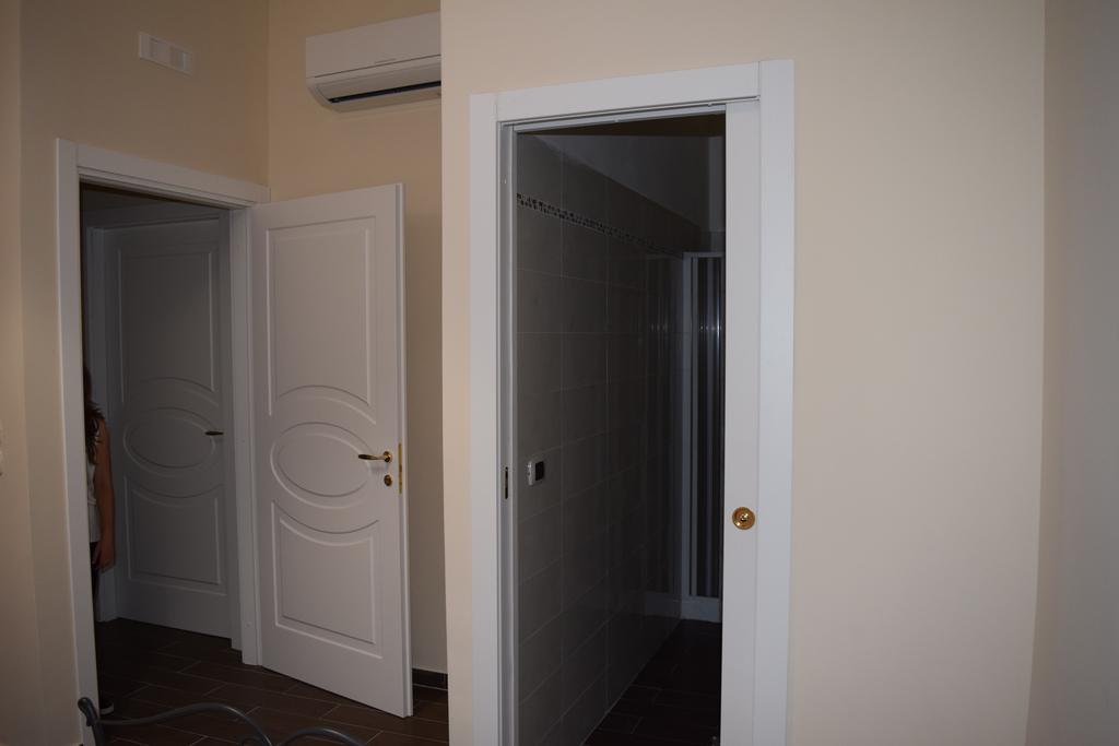 Domus Al Corso Con Servizio B&B Canosa di Puglia Rum bild