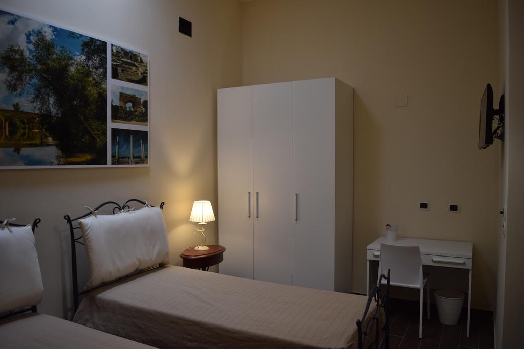 Domus Al Corso Con Servizio B&B Canosa di Puglia Rum bild